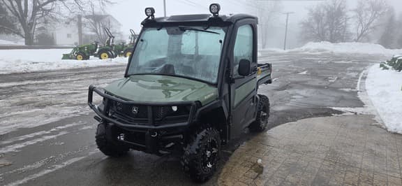 Image of John Deere XUV 835M equipment image 2