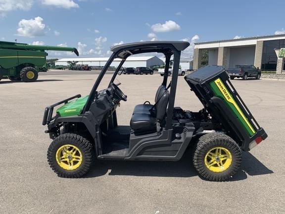 Image of John Deere XUV 835M equipment image 1