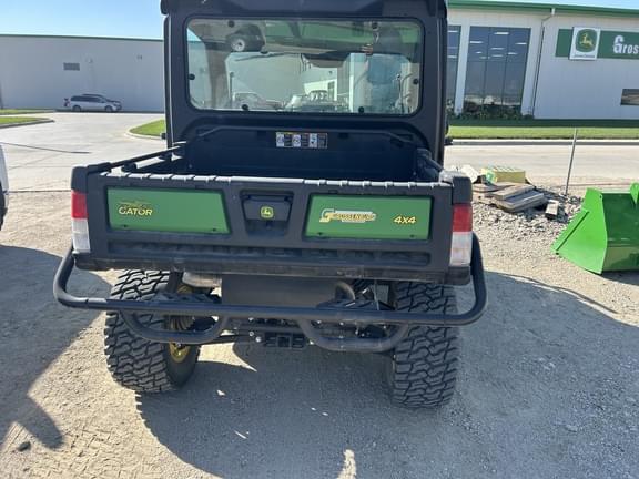Image of John Deere XUV 835M equipment image 4