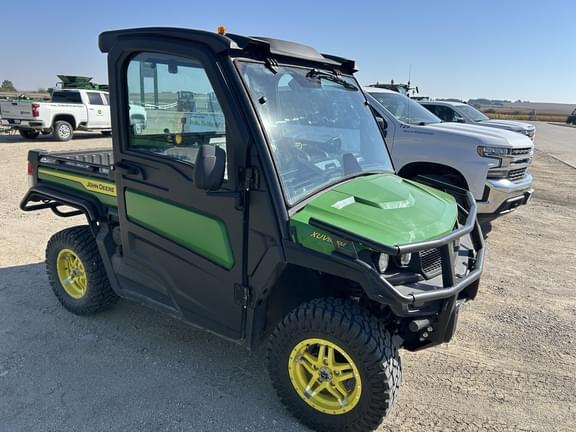 Image of John Deere XUV 835M equipment image 2