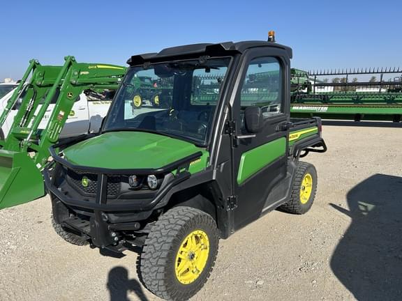 Image of John Deere XUV 835M Primary image