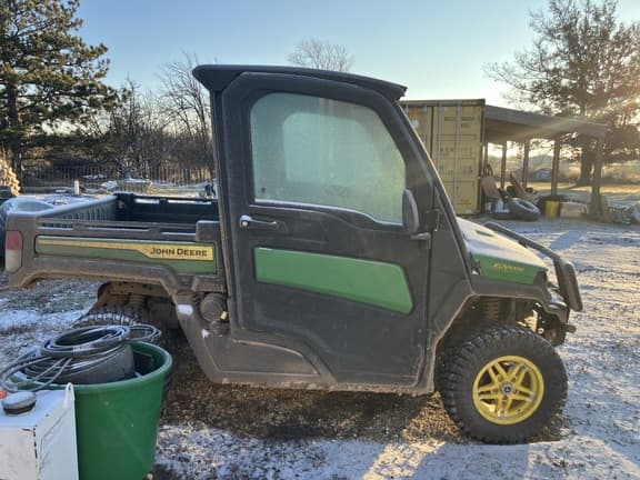 Image of John Deere XUV 835M equipment image 3