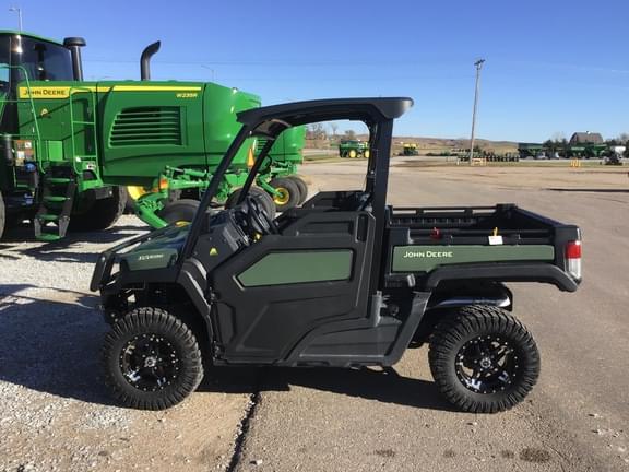 Image of John Deere XUV 835M equipment image 3