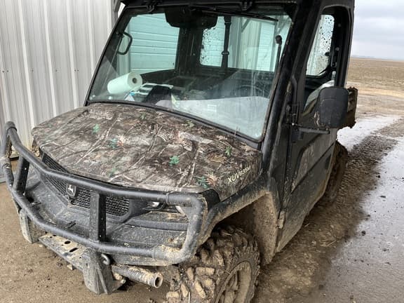 Image of John Deere XUV 835M equipment image 1