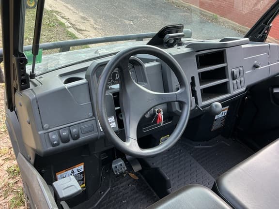 Image of John Deere XUV 835M equipment image 4