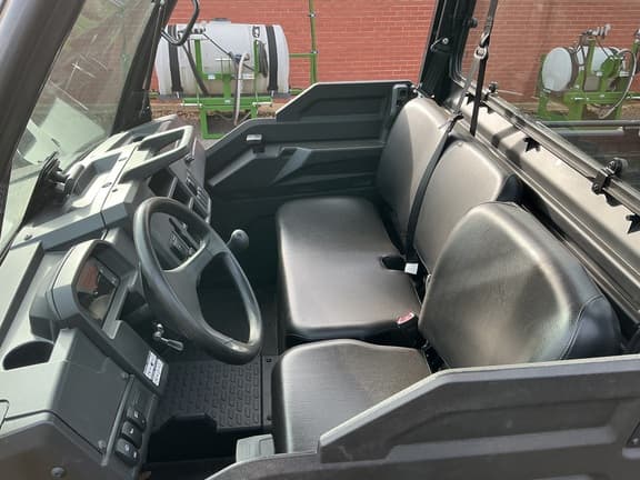 Image of John Deere XUV 835M equipment image 2