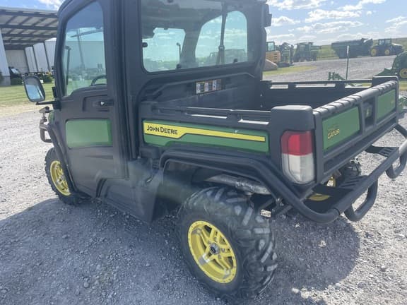 Image of John Deere XUV 835M equipment image 3