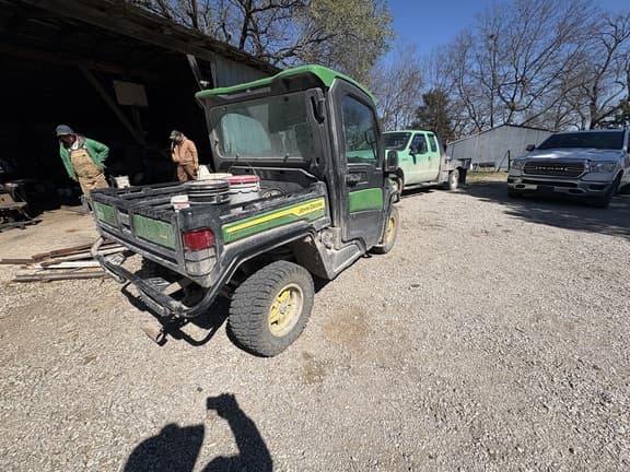 Image of John Deere XUV 835R equipment image 4