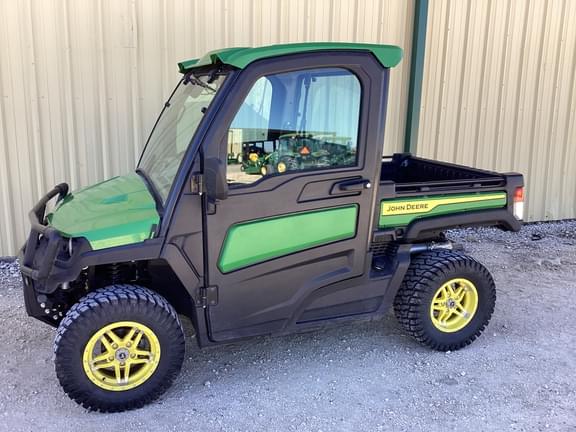 Image of John Deere XUV 835R Primary image