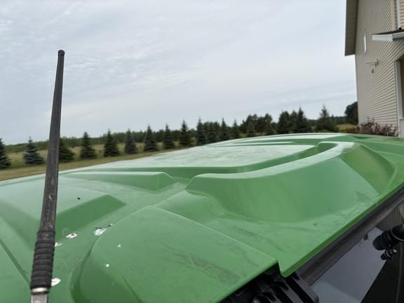 Image of John Deere XUV 835R equipment image 4