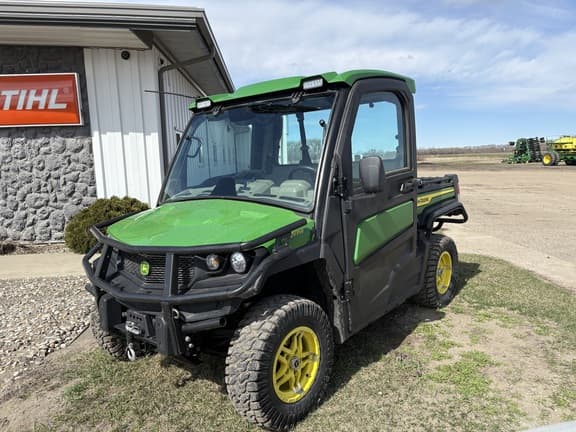 Image of John Deere XUV 835R equipment image 1