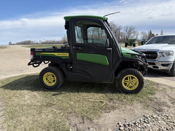 Image of John Deere XUV 835R equipment image 2