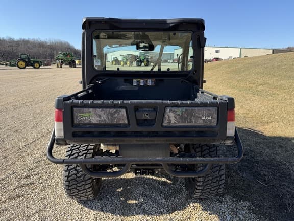 Image of John Deere XUV 835R equipment image 3