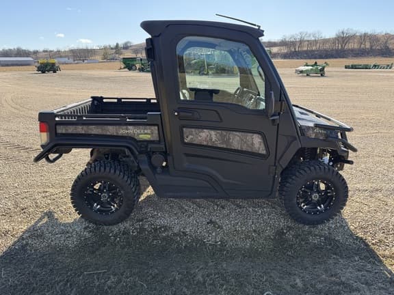 Image of John Deere XUV 835R equipment image 4