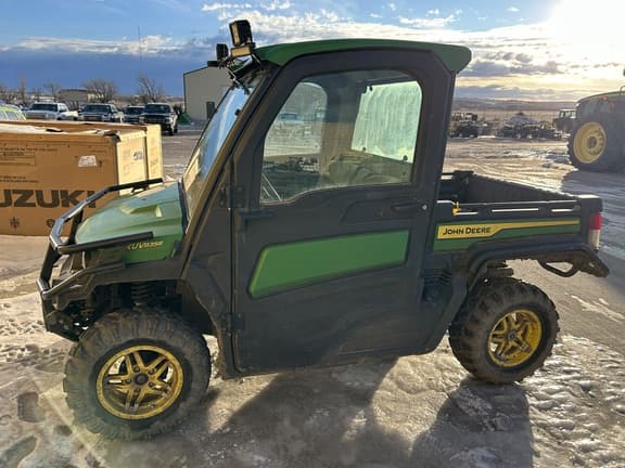 Image of John Deere XUV 835R Primary image