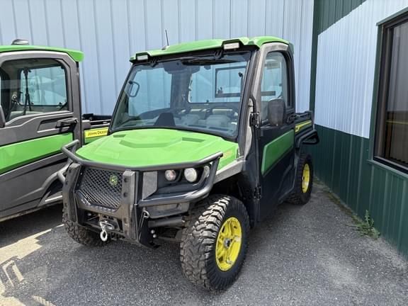 Image of John Deere XUV 835R Primary image
