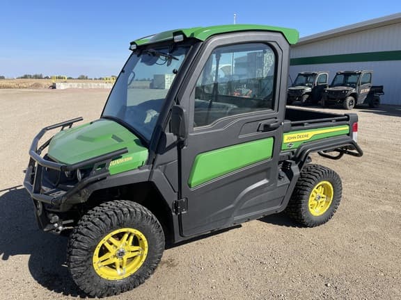 Image of John Deere XUV 835R equipment image 1