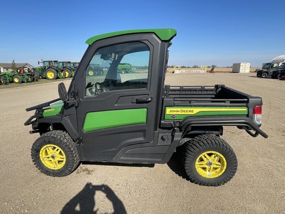 2024 John Deere XUV 835R Equipment Image0