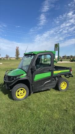 Image of John Deere XUV 835R Primary image