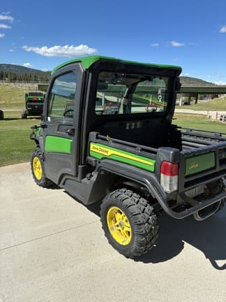 Image of John Deere XUV 835R equipment image 1