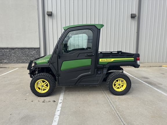 2024 John Deere XUV 835R Equipment Image0