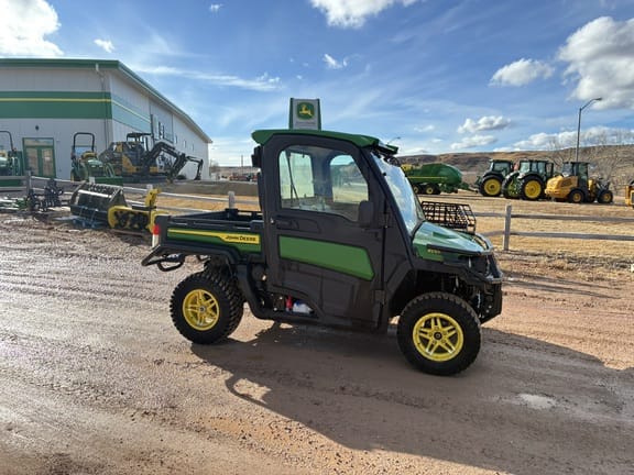 2024 John Deere XUV 835R Equipment Image0
