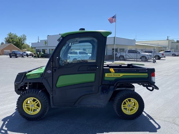 Image of John Deere XUV 835R equipment image 1
