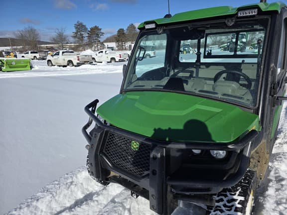 Image of John Deere XUV 835R equipment image 1