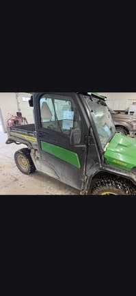 Image of John Deere XUV 835R equipment image 3