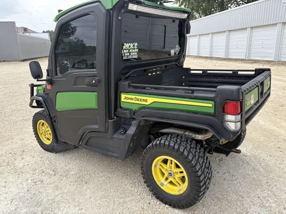 Image of John Deere XUV 835R equipment image 3