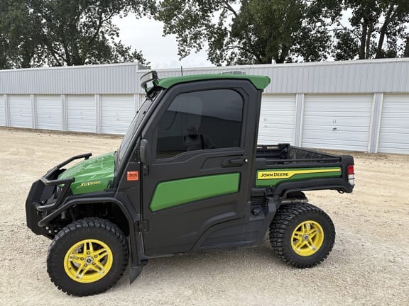 2024 John Deere XUV 835R Equipment Image0
