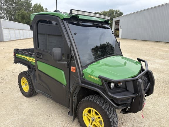 Image of John Deere XUV 835R equipment image 2