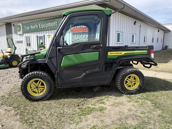 Image of John Deere XUV 835R equipment image 4