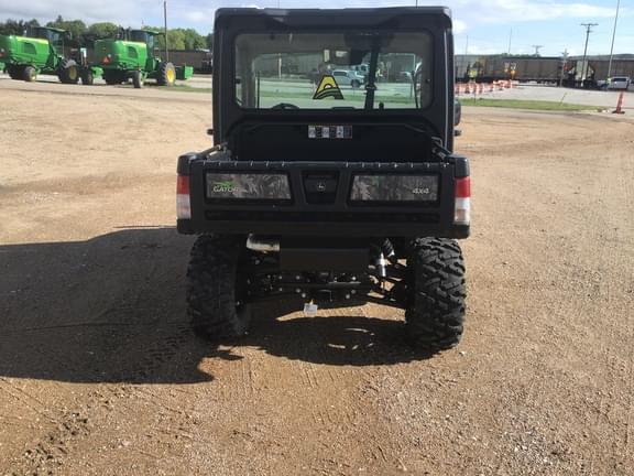 Image of John Deere XUV 835R equipment image 4