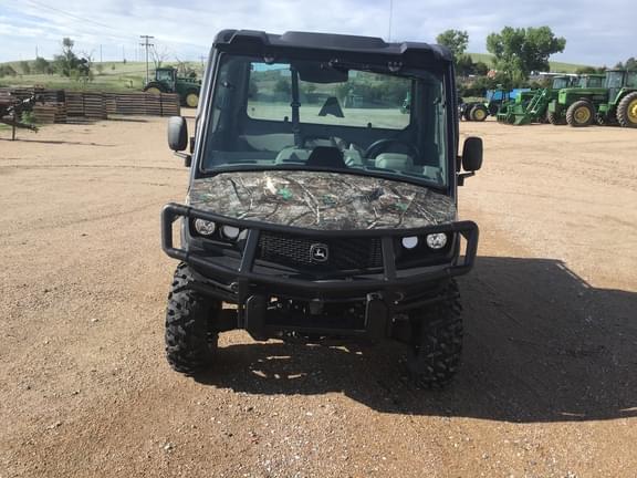 Image of John Deere XUV 835R equipment image 1