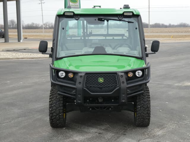 Image of John Deere XUV 835R equipment image 1