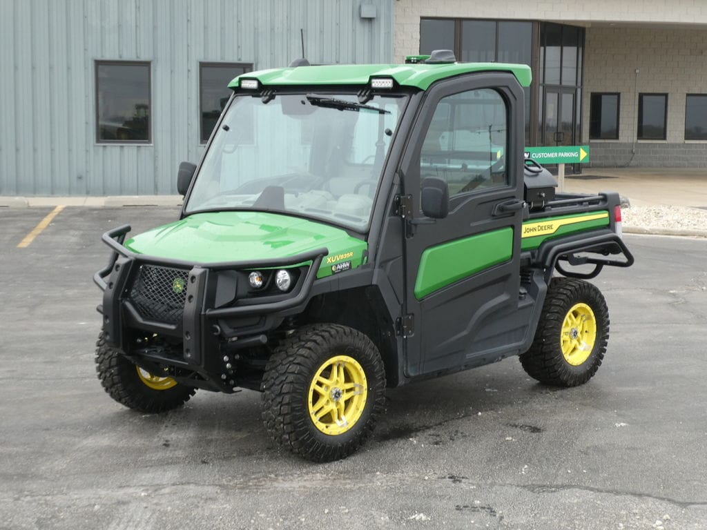 2024 John Deere XUV 835R Equipment Image0