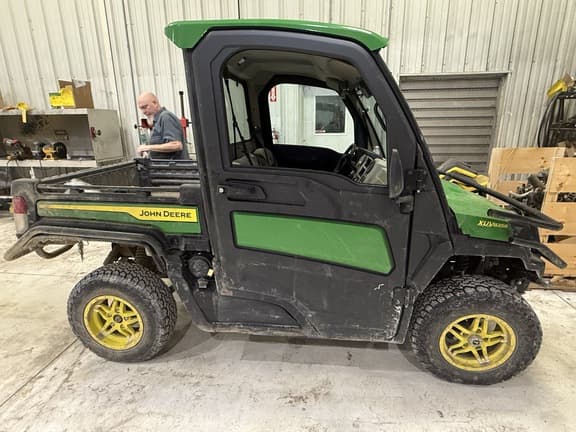 Image of John Deere XUV 835R Primary image