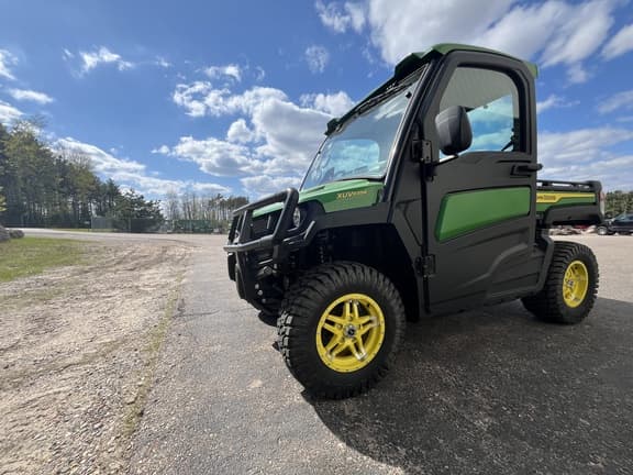 Image of John Deere XUV 835R equipment image 3