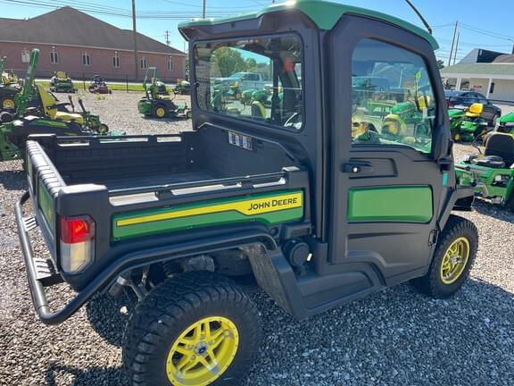 Image of John Deere XUV 835R equipment image 1