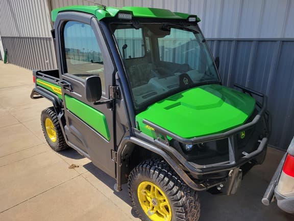 Image of John Deere XUV 835R equipment image 1