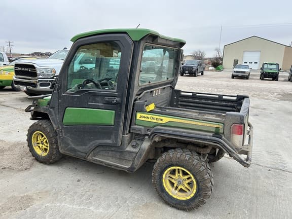 Image of John Deere XUV 835R equipment image 1