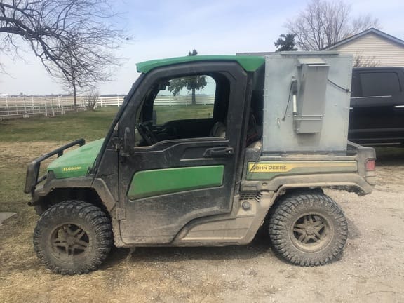 2024 John Deere XUV 835R Equipment Image0