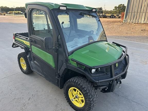 Image of John Deere XUV 835R equipment image 1