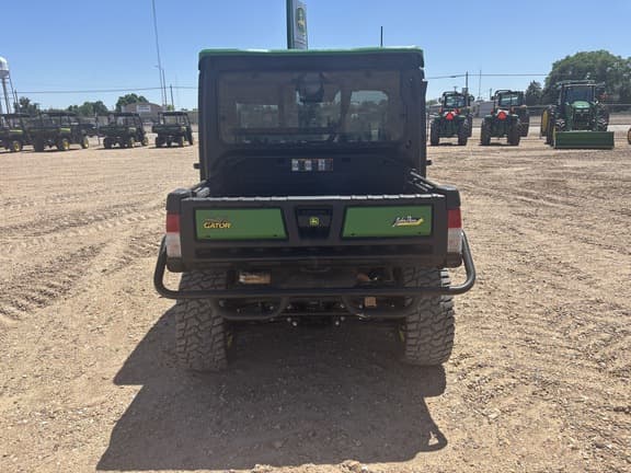 Image of John Deere XUV 835R equipment image 3