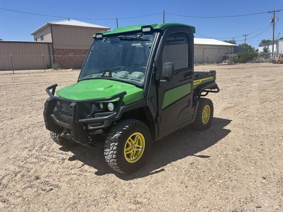 Image of John Deere XUV 835R Primary image