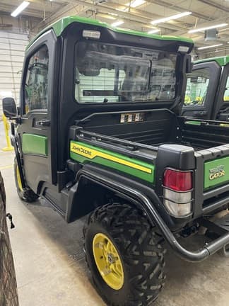 Image of John Deere XUV 835R equipment image 1