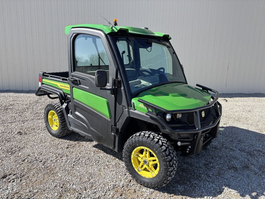 Image of John Deere XUV 835R Primary image