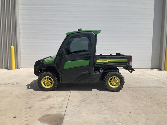 2024 John Deere XUV 835R Equipment Image0