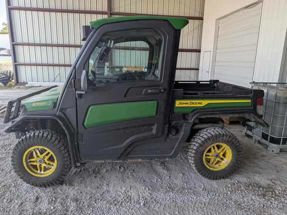 Image of John Deere XUV 835R Primary image